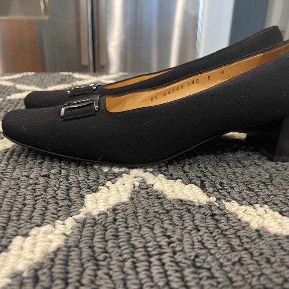 Vintage Salvatore Ferragamo Black Canvas Pumps Size 8 - Picture 4 of 11